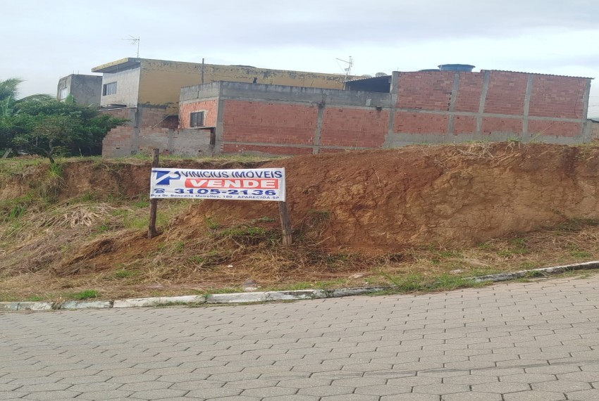 Terreno com vista panorâmica